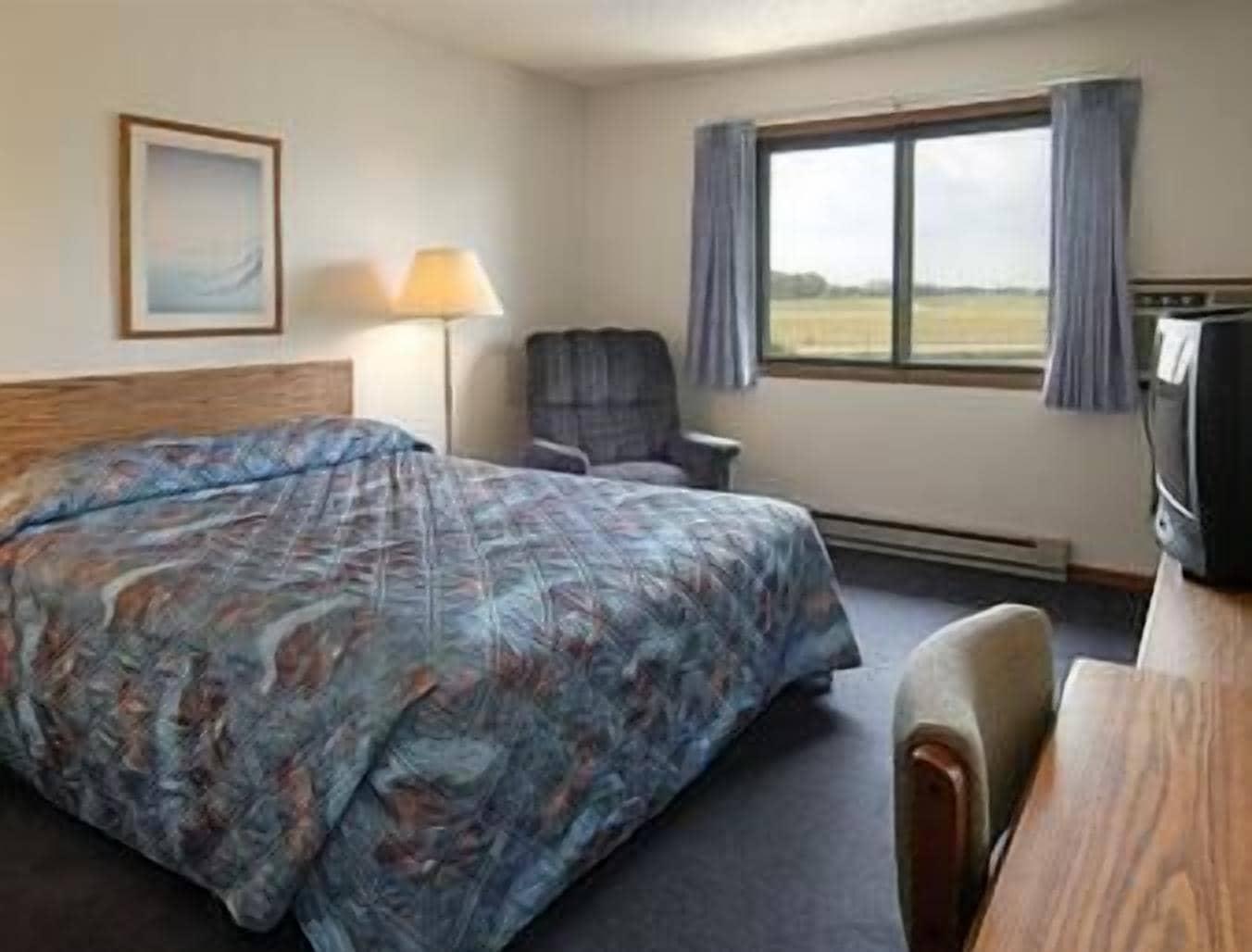 Baymont By Wyndham Oshkosh Airport Quarto foto